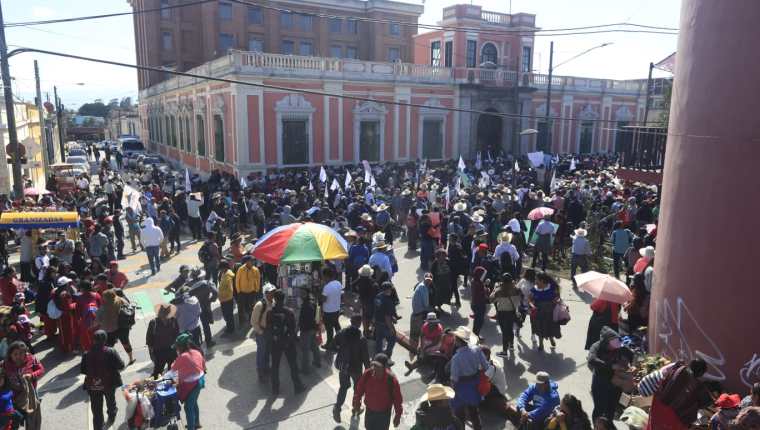En los últimos días varios sectores han salido a las calles para protestar. (Foto Prensa Libre: María José Bonilla)