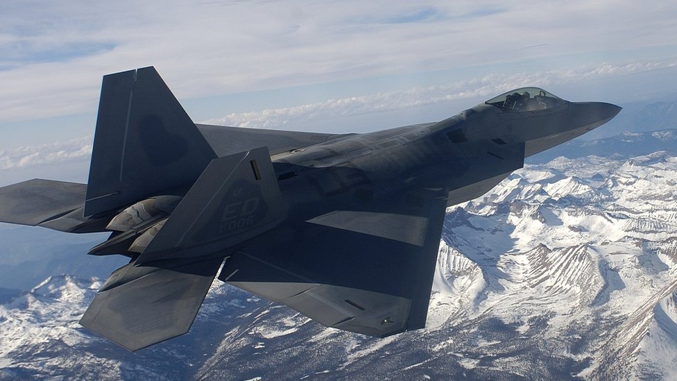 Canadá dijo que un F-22 de las FF.AA. estadounidenses como este -visto en una fotografía de archivo-, derribó el objeto. GETTY IMAGES