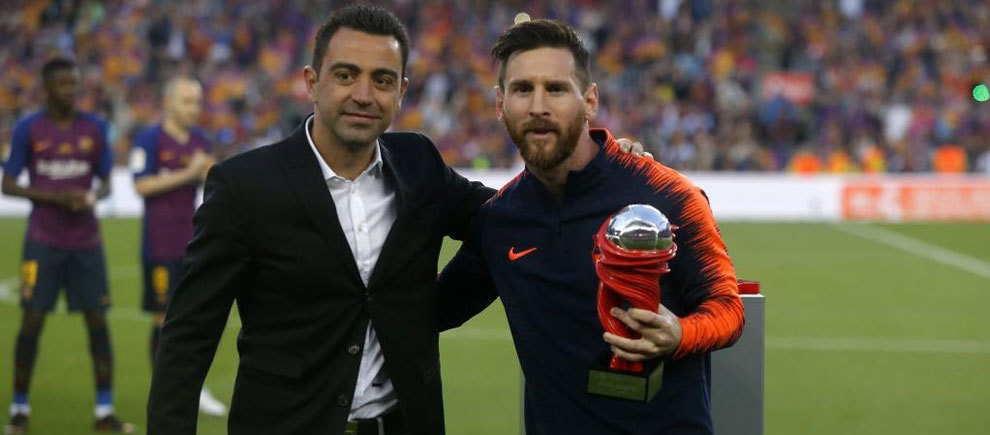 Xavi Hernández dijo estar contacto con Messi y habló de su posible regreso al Barcelona