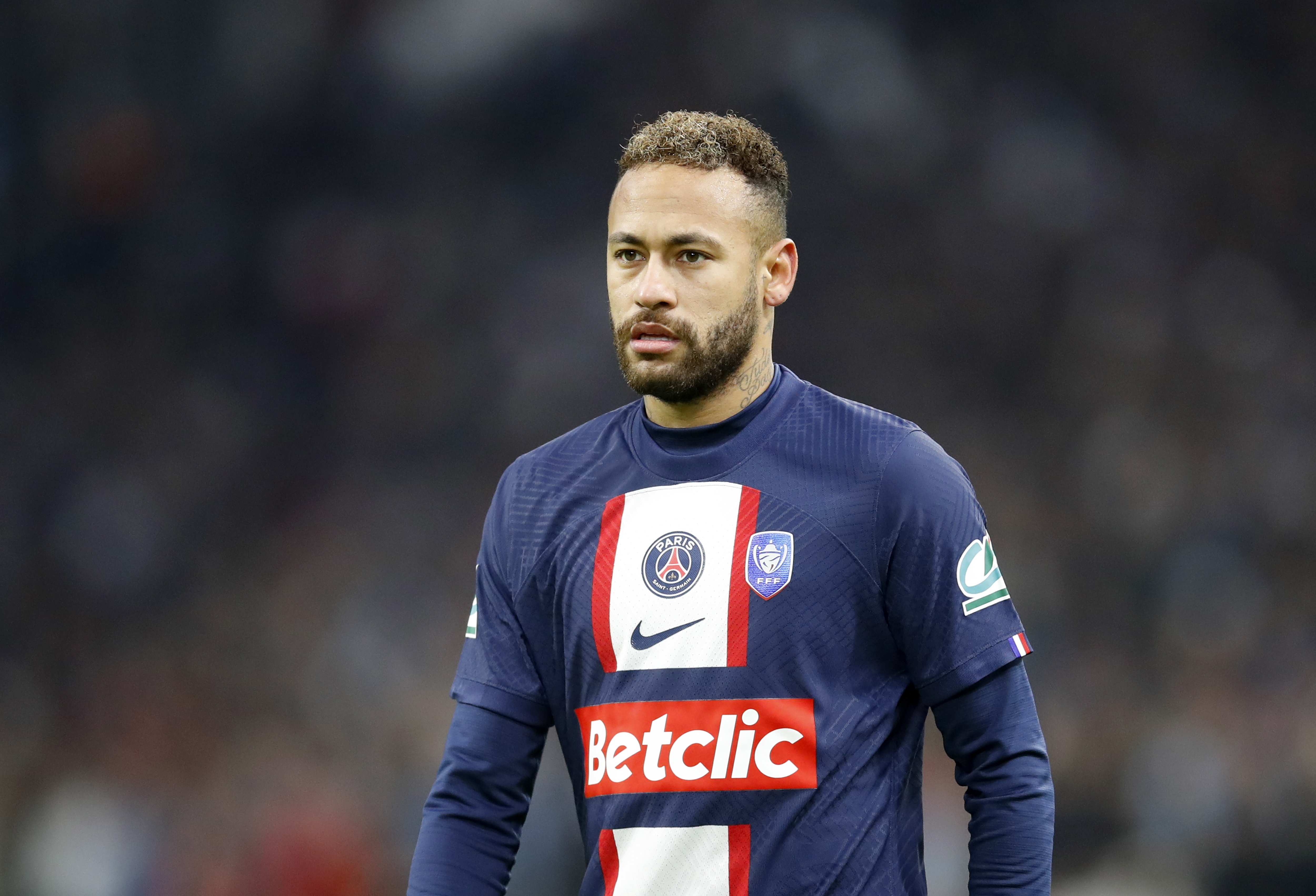 Neymar estaría en problemas con sus vecinos en Francia. Foto Prensa Libre (EFE)