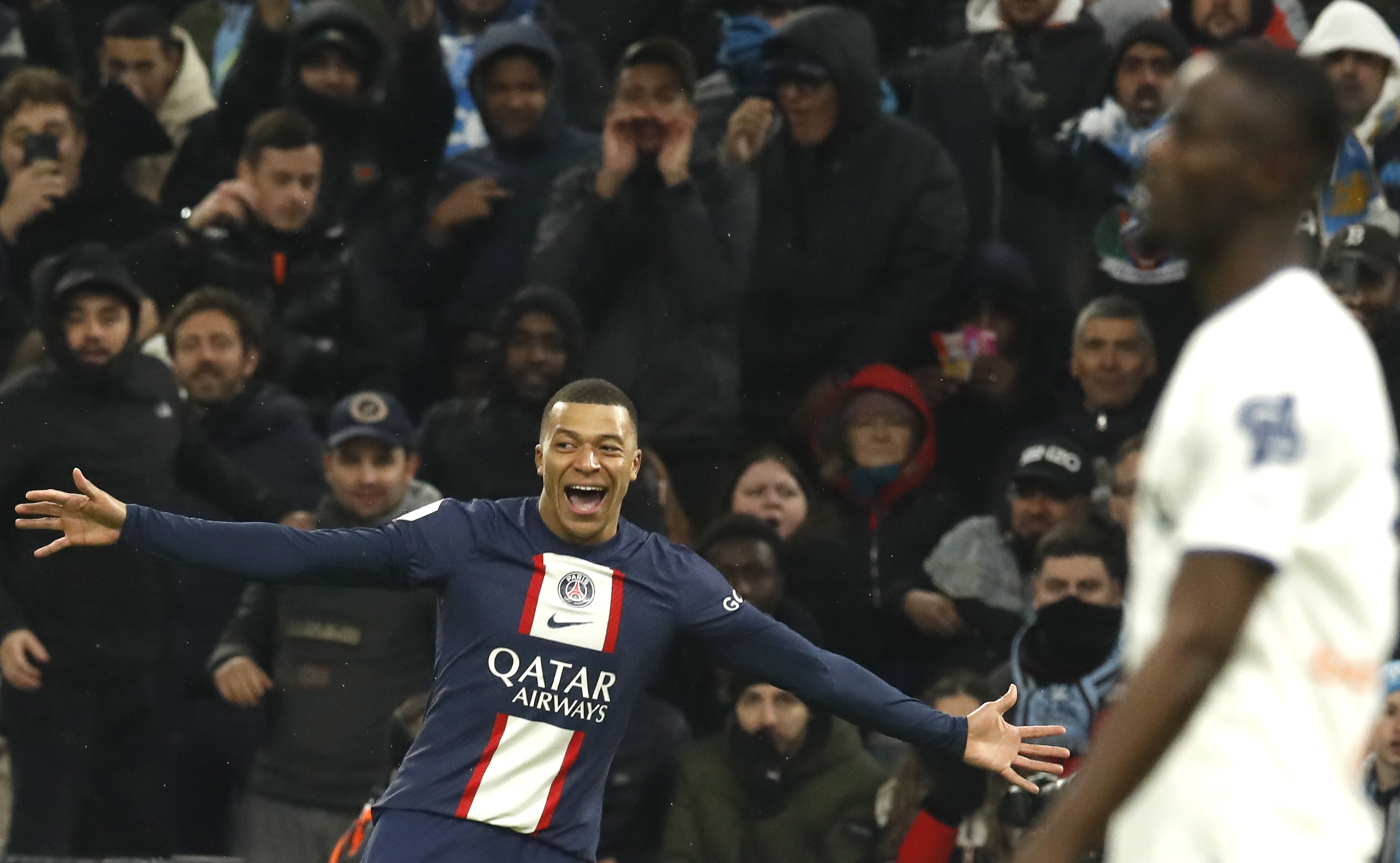 Mbappé alcanzo los 200 goles con el PSG. Foto Prensa Libre (EFE)