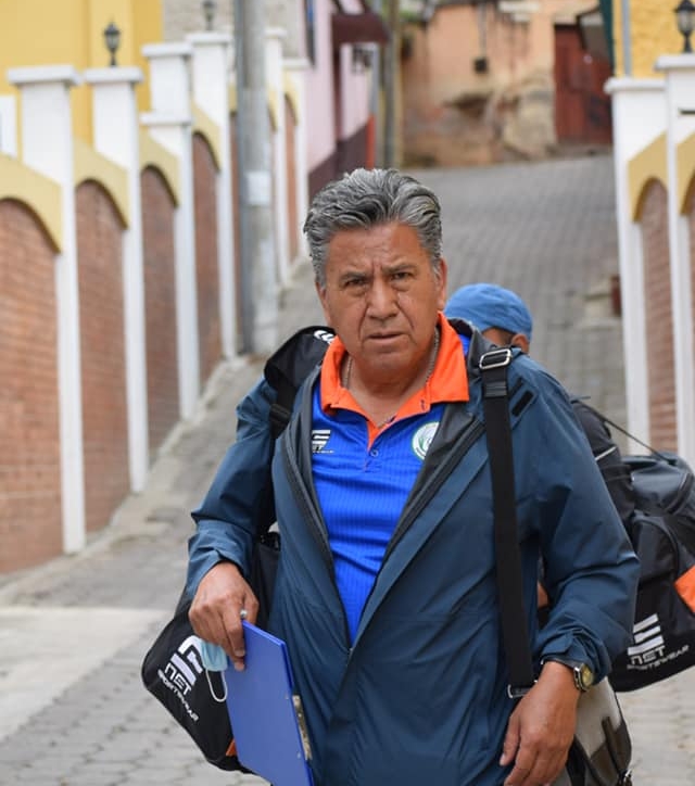 El técnico mexicano tiene como primer desafío, buscar que el equipo se aleje lo más que pueda de la zona del descenso. (Foto Prensa Libre: Deportivo Achuapa=