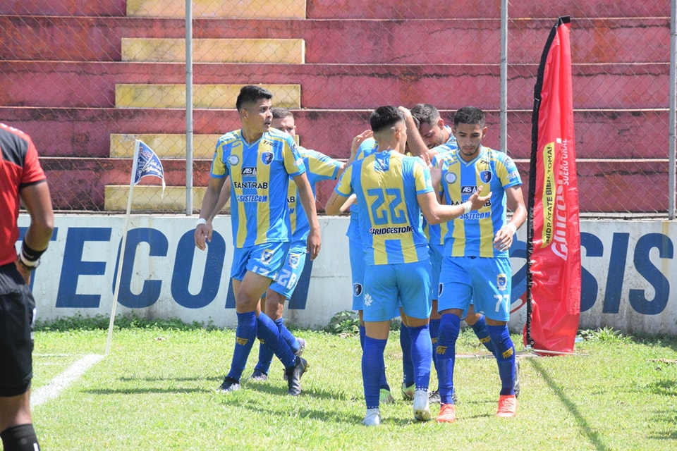 Puntos de oro los que logró Sta Lucía Cotz ante Cobán Imperial este sábado.  Foto (Santa Lucía Cotzumalguapa)