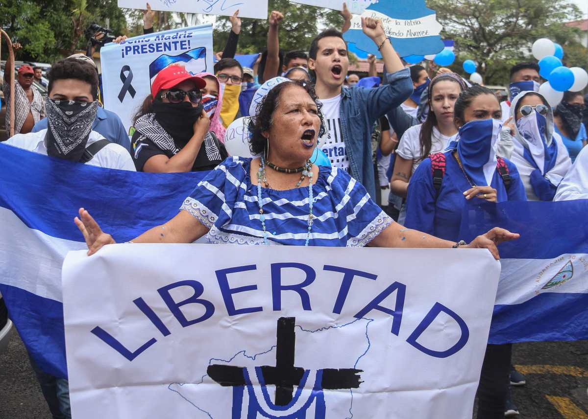 Nicaragua confirma liberación y deportación de 222 opositores presos y los declara “traidores a la patria”