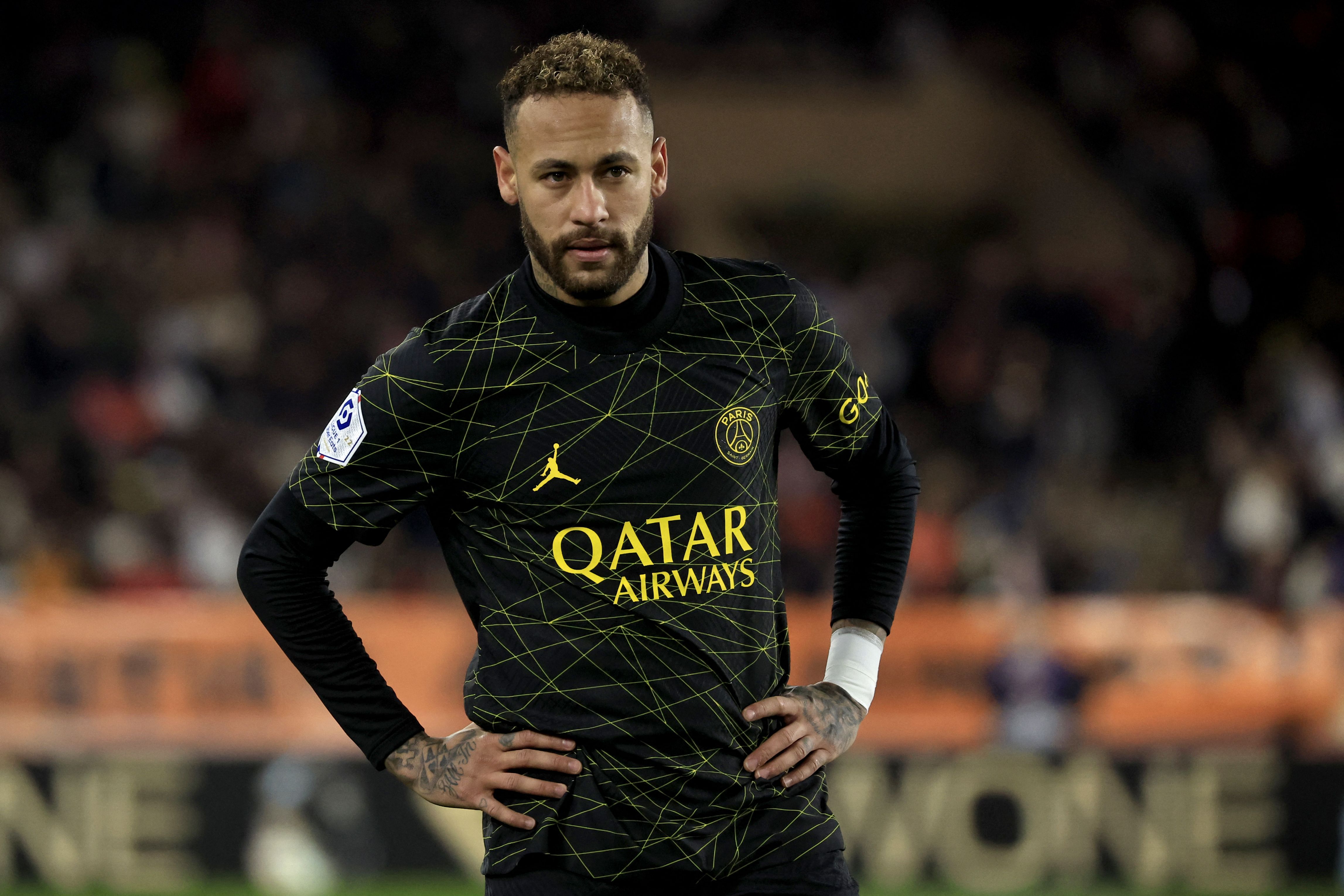Neymar no pudo brillar este sábado y el PSG perdió a días de enfrentar al Bayern por la Champions League. Foto Prensa Libre (AFP)