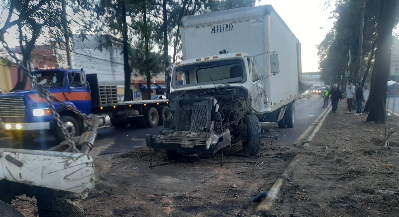 Camión volcado Periférico