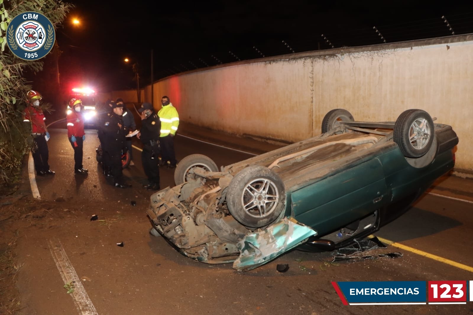 Un automovilista murió en un accidente en Vista Hermosa IV. (Foto Prensa Libre: Bomberos Municipales)