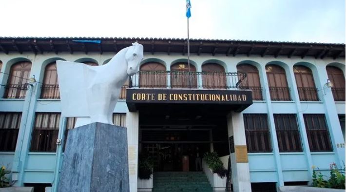 Las candidaturas con aparente prohibición constitucional podrían llegar a manos del Pleno de la CC. Fotografía: Prensa Libre. 