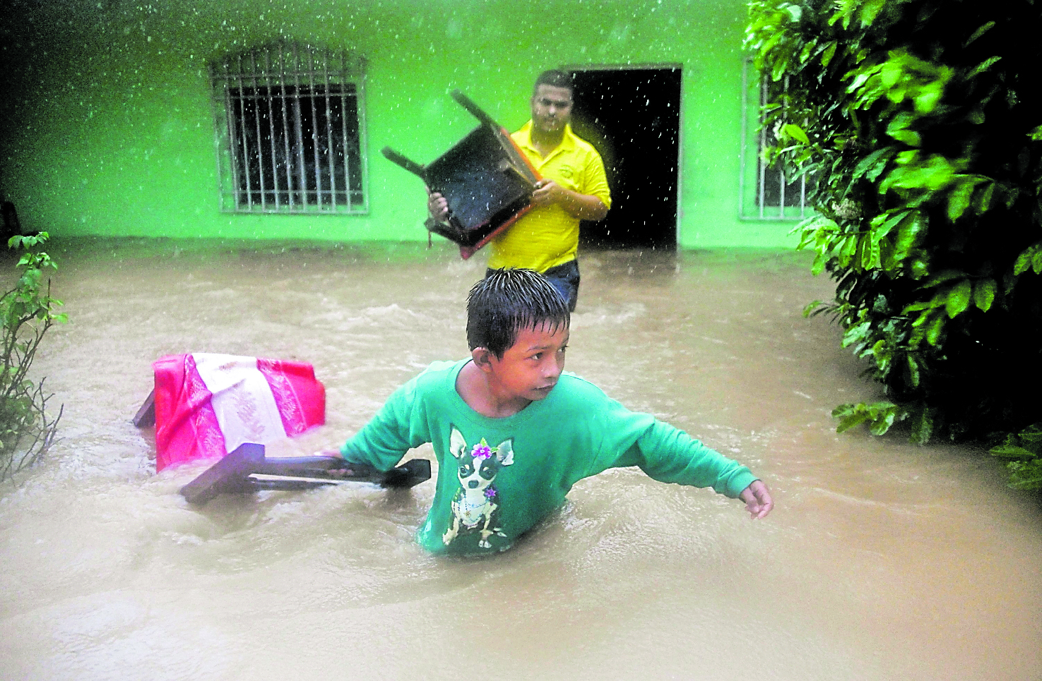 El fenómeno de la Niña, que se caracteriza por fuertes lluvias, duró 30 meses en el país. (Foto Prensa Libre: Hemeroteca PL)
