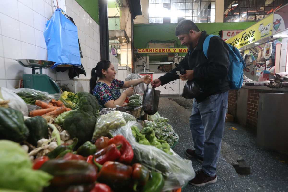 Encarecimiento constante de los alimentos impulsó la inflación interanual a 9.69% en enero