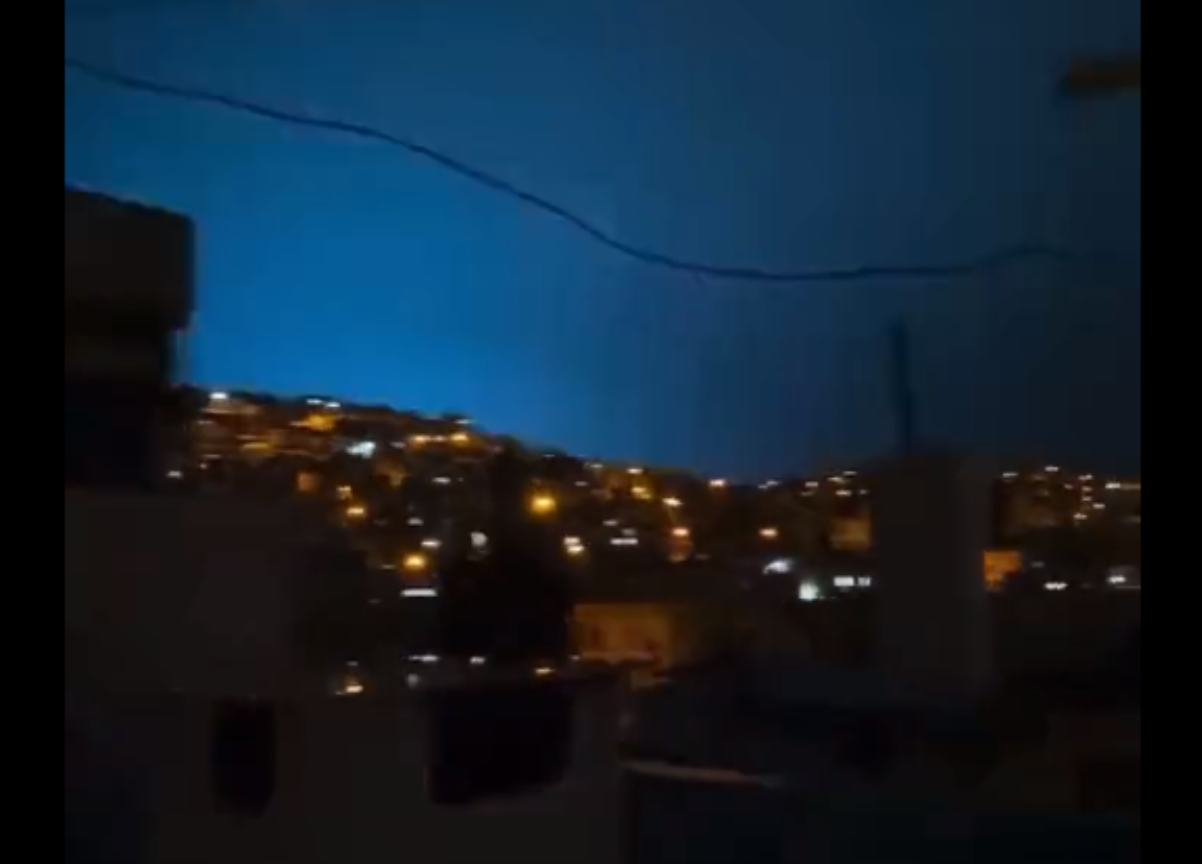 Terremoto en Turquía: por qué se vieron extrañas luces en el cielo antes del devastador momento