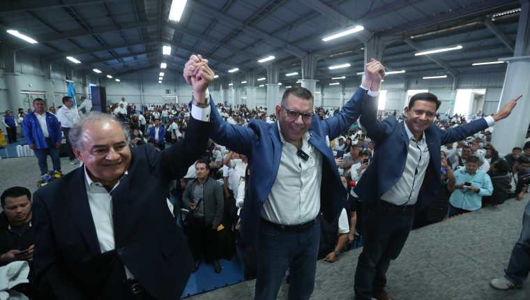 Manuel Baldizón acuerpó al binomio presidencial de Cambio durante su asamblea nacional el pasado 5 de febrero. (Foto Prensa Libre Érick Ávila)
