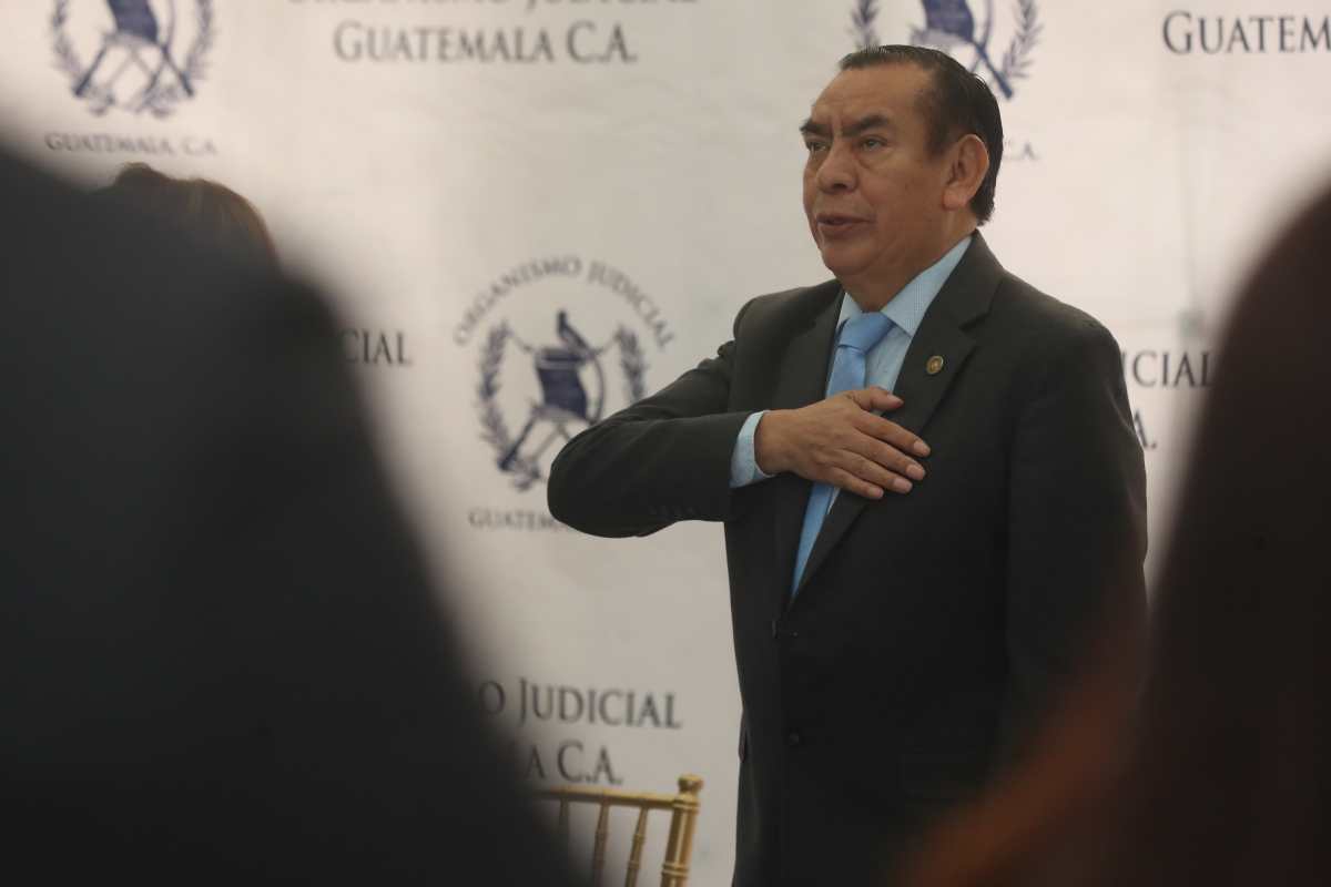 INAUGURACIîN JUZGADO, ORGANISMO JUDICIAL. Se llev a cabo el acto de inauguracin del Juzgado Pluripersonal de Paz Penal para conocer del Delito de Desobediencia de Resoluciones de Trabajo y Previsin Social. Para dicho evento, todos los magistrados de la Corte Suprema de Justicia (CSJ) estuvieron presentes. En la imagen, acto de inauguracin en el Lobby del Palacio de Justicia. Magistrado Josu Felipe Baquiax.<br /> <br /> Juan Diego Gonzlez.  100223