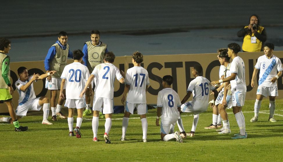 La Selección de Guatemala avanzó a octavos de final, después de vencer a Curazao 8-3. (Foto Prensa Libre: Esbin García).