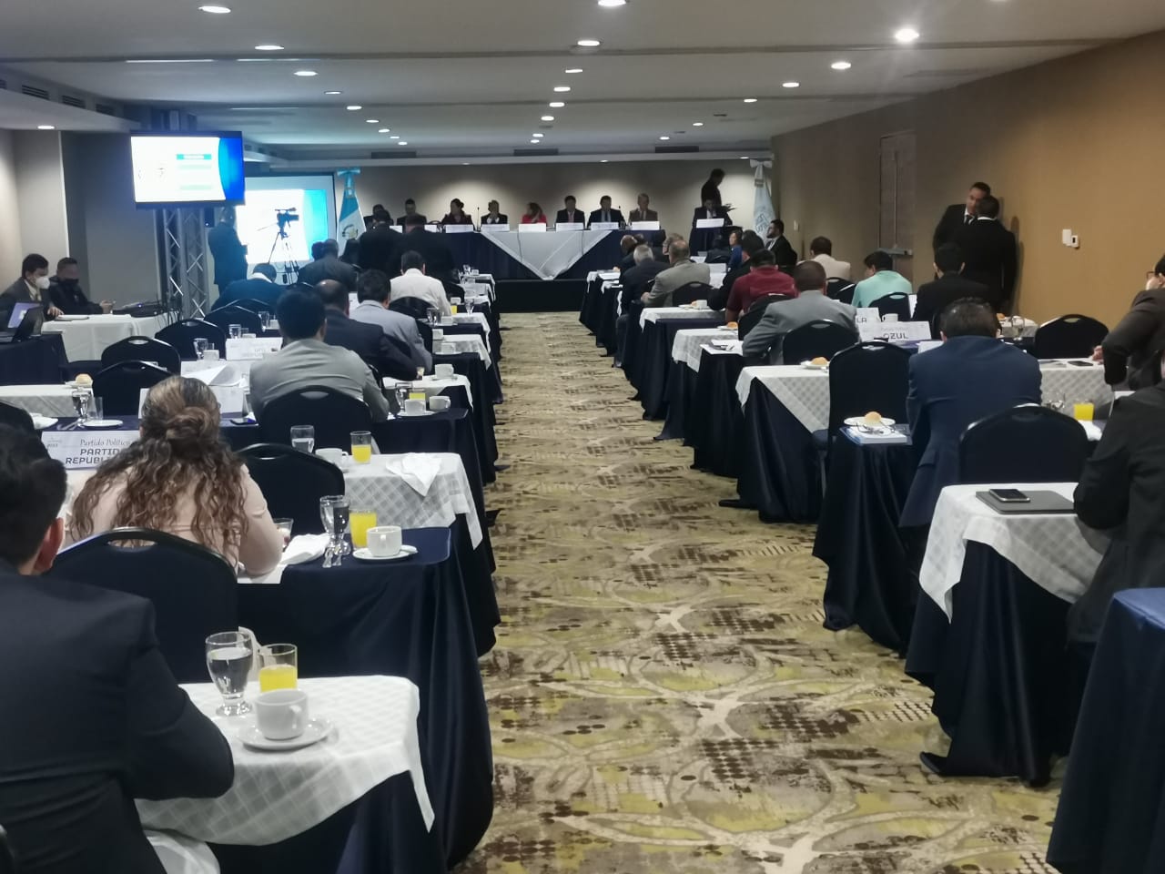 Comienza reunión de fiscales de partidos políticos y magistrados del TSE