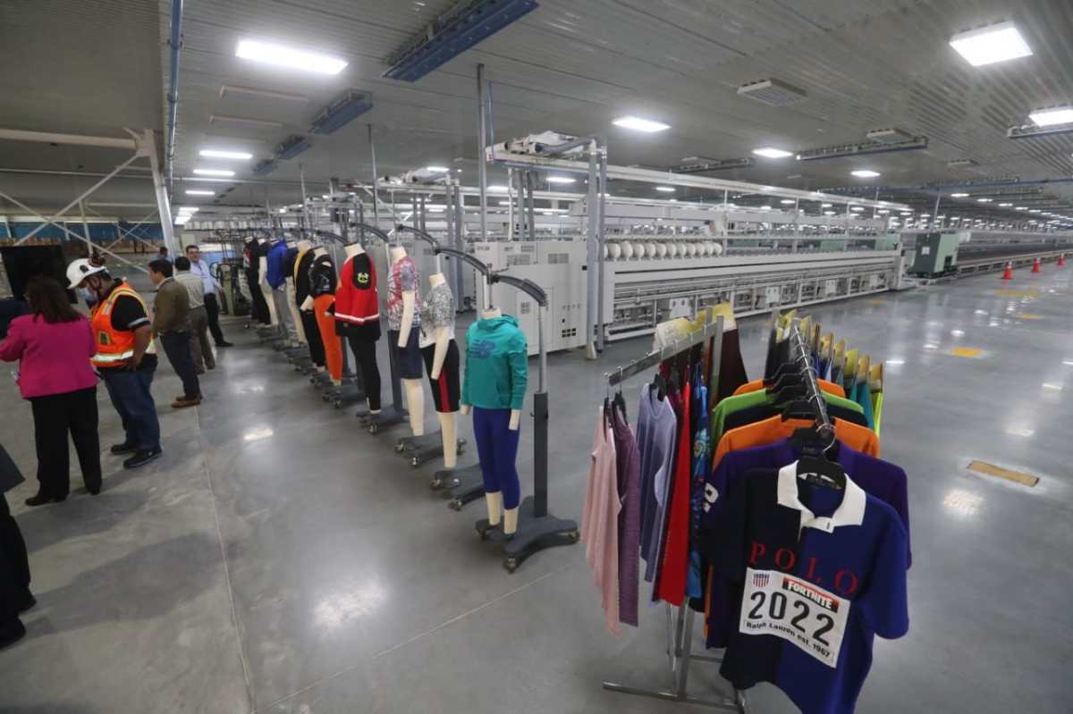 Continúa el auge industrial: Inauguran planta textil en Palín con una inversión de US$80 millones