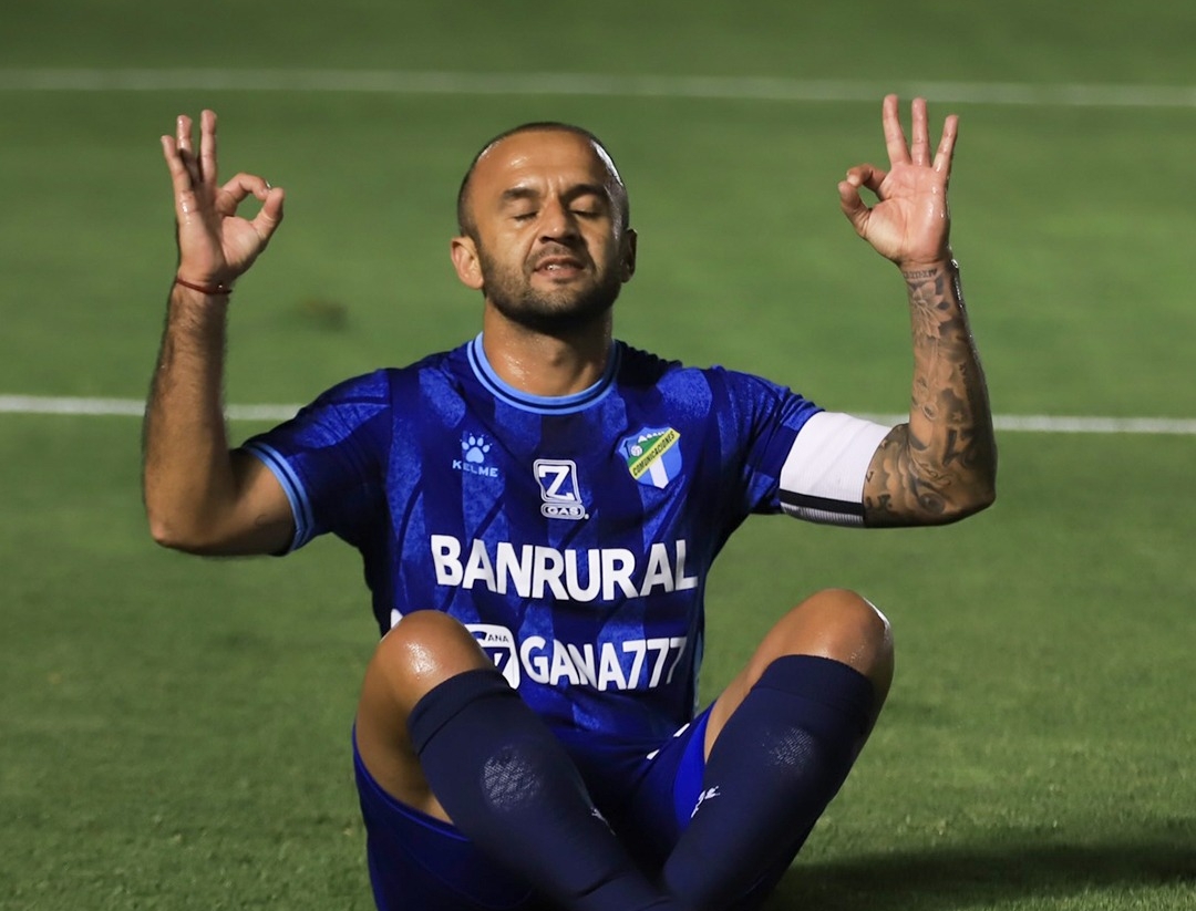 ¡Lo ganó el albo! Comunicaciones supera al subcampeón Antigua GFC y dormirá líder del Clausura 2023