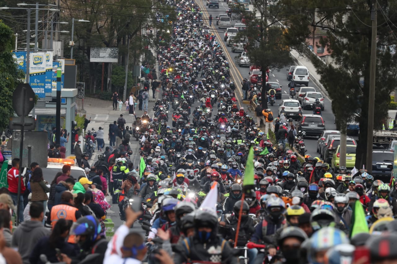 Miles de motociclistas recorrerán las carreteras de la ciudad para llegar a venerar al Cristo Negro de Esquipulas. (Foto Prensa Libre: Erick Ávila).