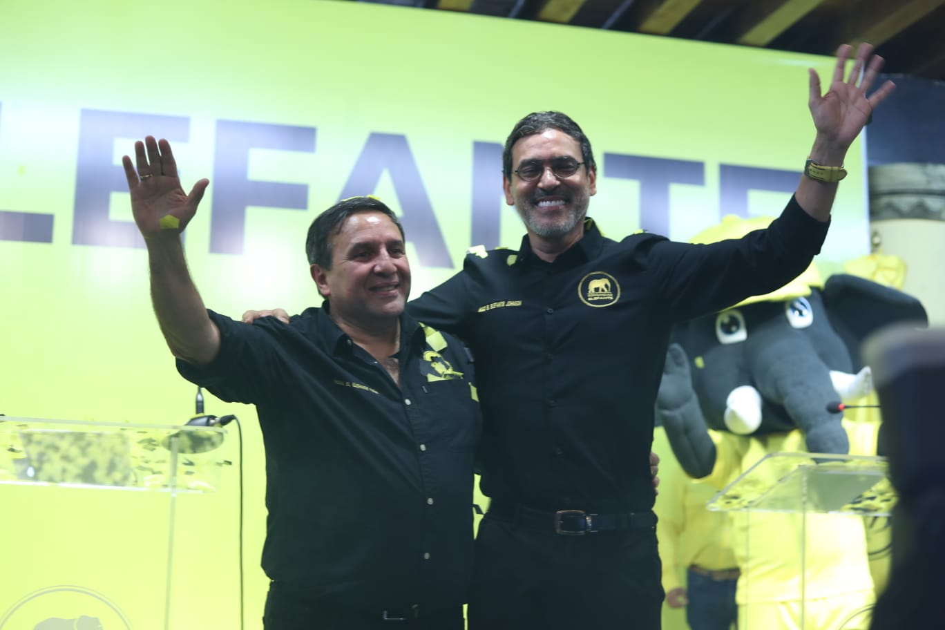 Hugo Peña y Hugo Johnson fueron proclamados como binomio presidencial por Comunidad Elefante. (Foto Prensa Libre: Esbin García)
