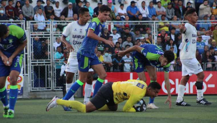 Mixco y Comunicaciones empataron 0-0. Foto Prensa Libre (Joseline Culajay)
