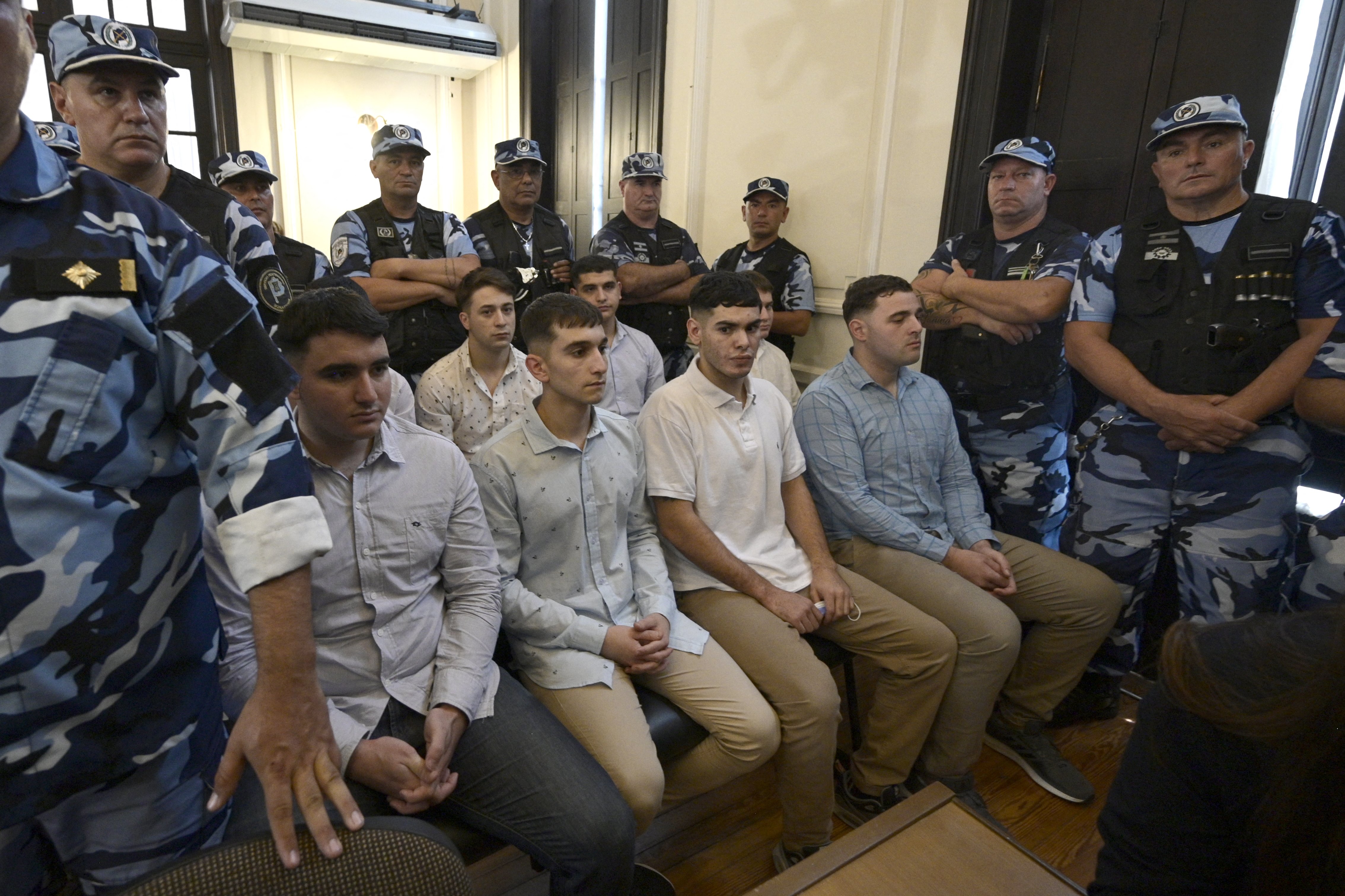 Cinco rugbiers condenados a prisión perpetua por crimen de joven en Argentina