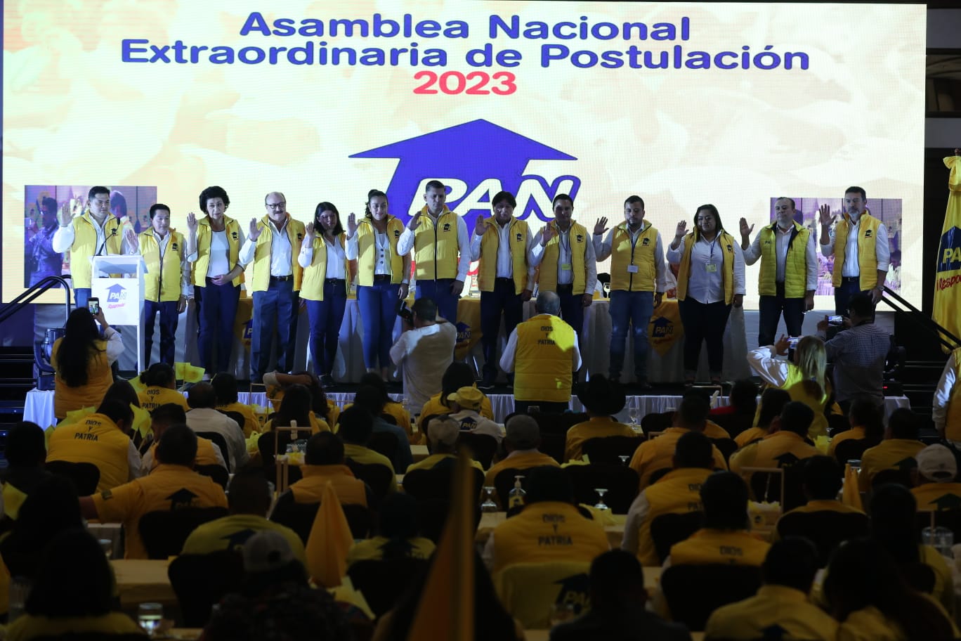 El partido PAN realizó la asamblea extraordinaria de postulación de candidatos a diputados y a alcaldes. (Foto Prensa Libre: Roberto López)
