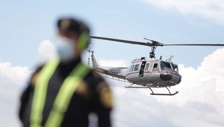 Uno de los helicópteros del Ministerio de Gobernación, que son utilizados por la PNC de Guatemala. (Foto Prensa Libre: Mingob)