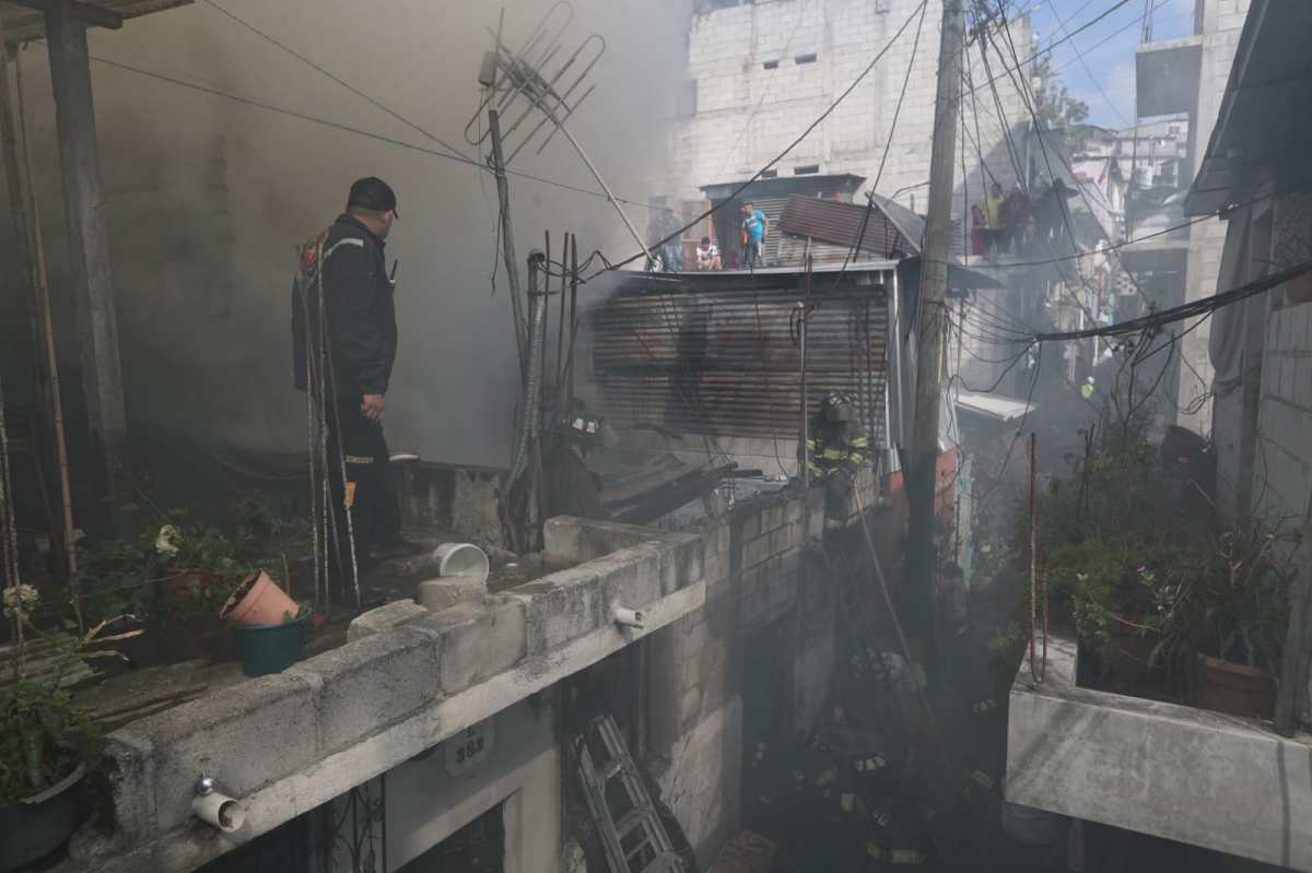 Incendio por más de tres horas: Qué originó el siniestro en la colonia El Esfuerzo y las imágenes de la emergencia