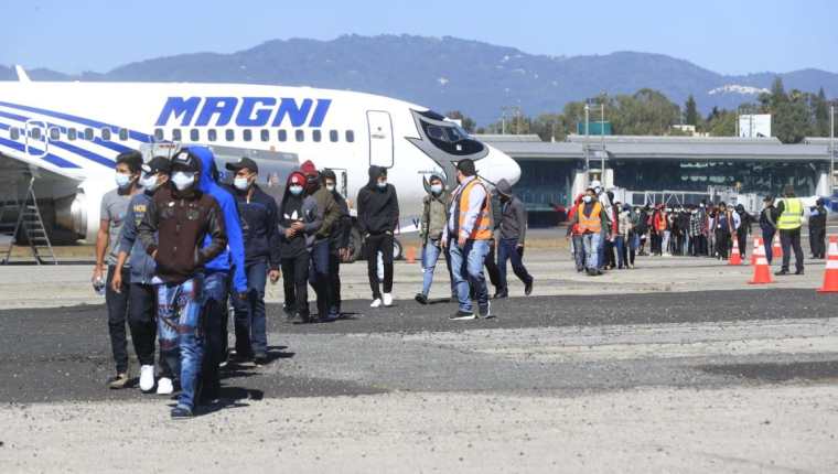 92 niños, niñas y adolescentes que fueron localizados en distintos puntos de México, en su camino a EE. UU., fueron deportados a Guatemala. (Foto Prensa Libre: María José Bonilla)