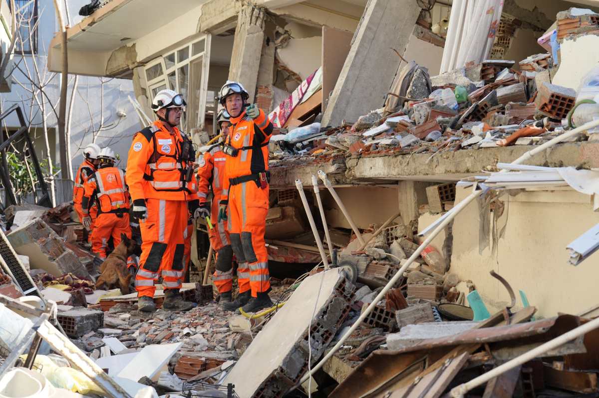 Terremoto en Turquía: Rescatan a menores que pasaron más de 80 horas bajo los escombros