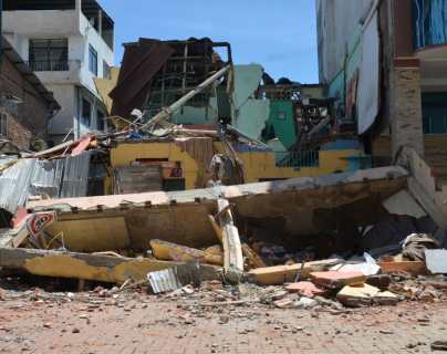 VIDEOS | Dramáticas imágenes del sismo en Ecuador que ya dejó 12 personas muertas