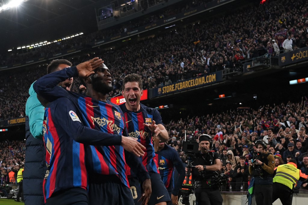 ¡A 12! Un triunfo agónico del Barcelona sobre el Real Madrid en el Clásico le acerca al título de Liga
