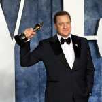 Beverly Hills (United States), 12/03/2023.- Brendan Fraser arrives at the 2023 Vanity Fair Oscar Party following the 95th annual Academy Awards ceremony, at the Wallis Annenberg Center for the Performing Arts in Beverly Hills, California, USA, 12 March 2023. The Oscars are presented for outstanding individual or collective efforts in filmmaking in 24 categories. (Estados Unidos) EFE/EPA/NINA PROMMER