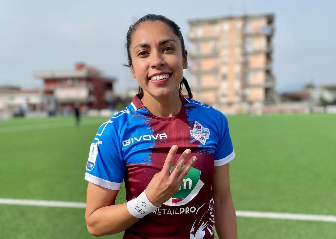 Gol y susto: Así fue la anotación de Ana Lucía Martínez que casi la lesiona
