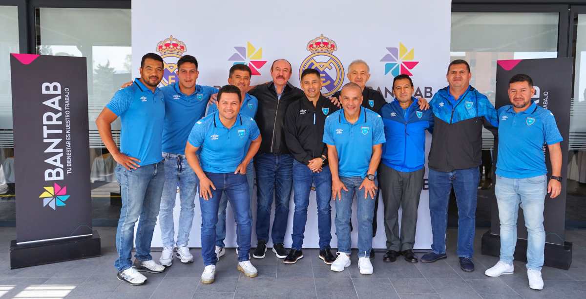 Miembros del cuerpo técnico de diversas categorías de selecciones nacionales, recibieron conocimientos sobre planes y estrategias para llevar al fútbol guatemalteco al siguiente nivel. Foto Prensa Libre: Cortesía