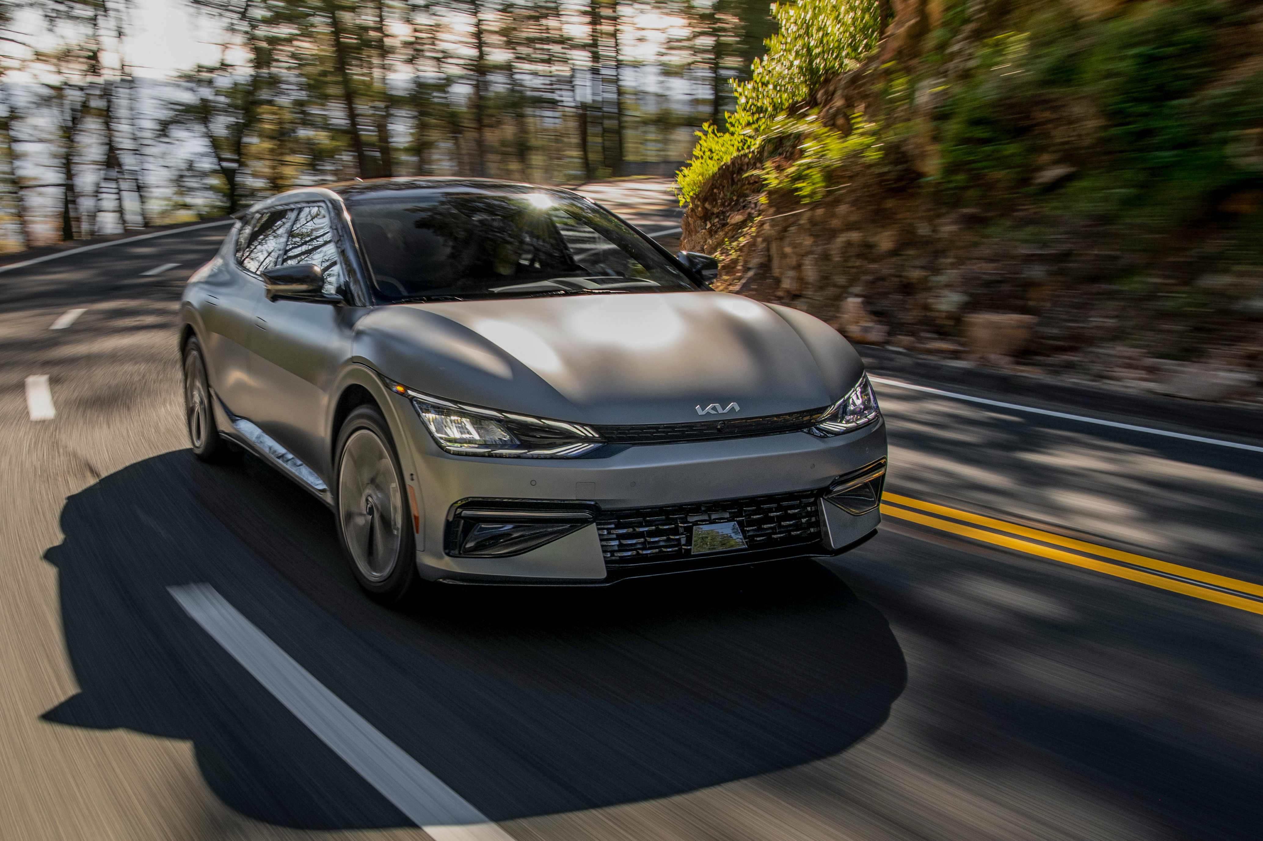 El EV6 ofrece una compatibilidad de carga directa ultrarrápida, energía a bordo disponible y un interior de piso plano que utiliza materiales innovadores en toda la cabina. Foto Prensa Libre: Cortesía