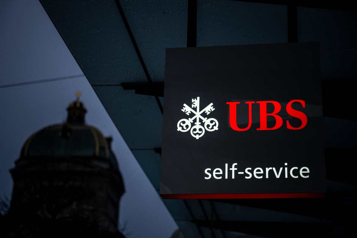 UBS acuerda comprar Credit Suisse por 2.000 millones de dólares