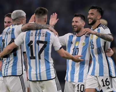 Lionel Messi llega a 102 goles con la selección argentina en la goleada 7-0 a Curazao