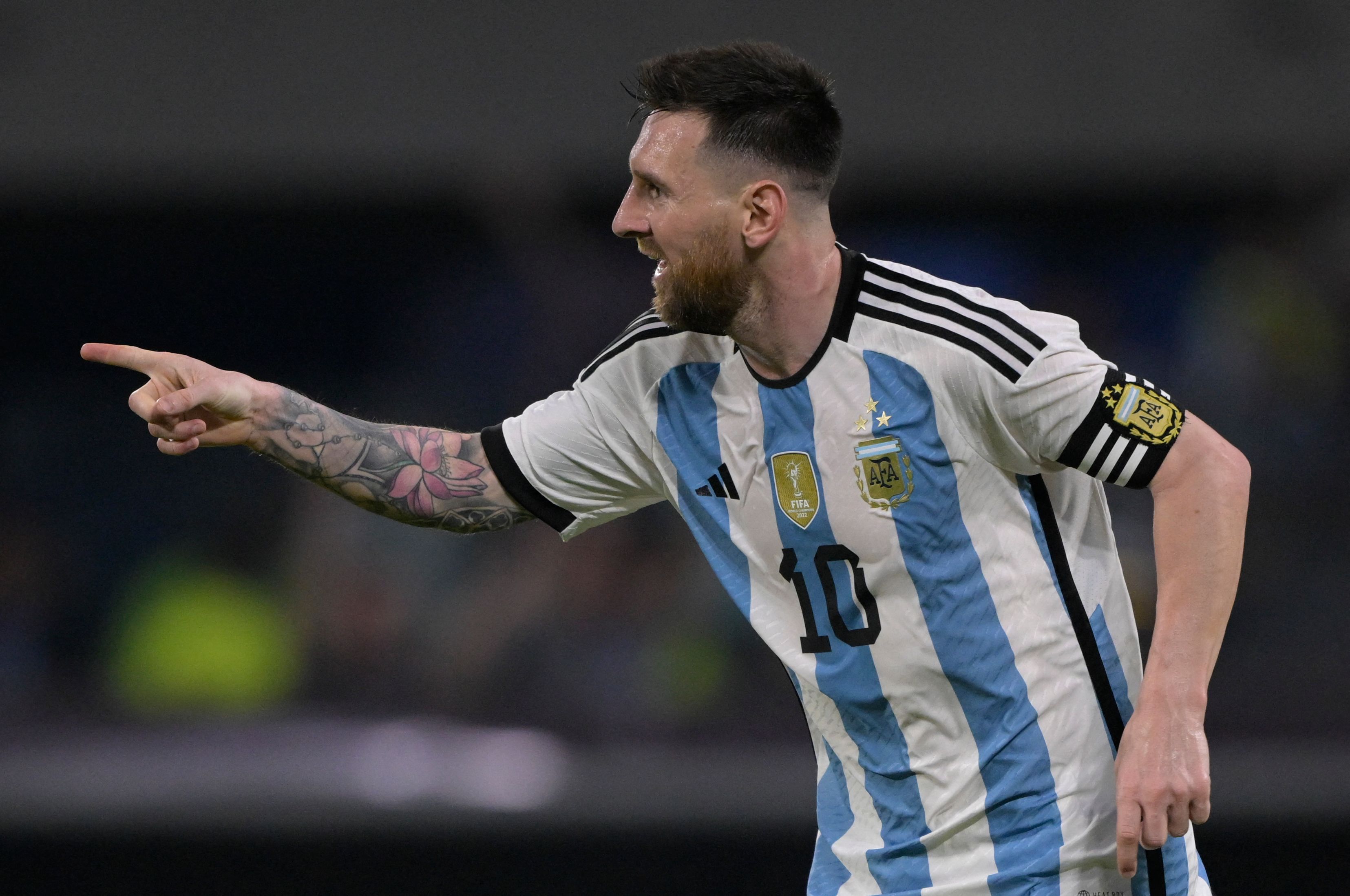 Messi celebra un gol con la Selección de Argentina en el 2023.