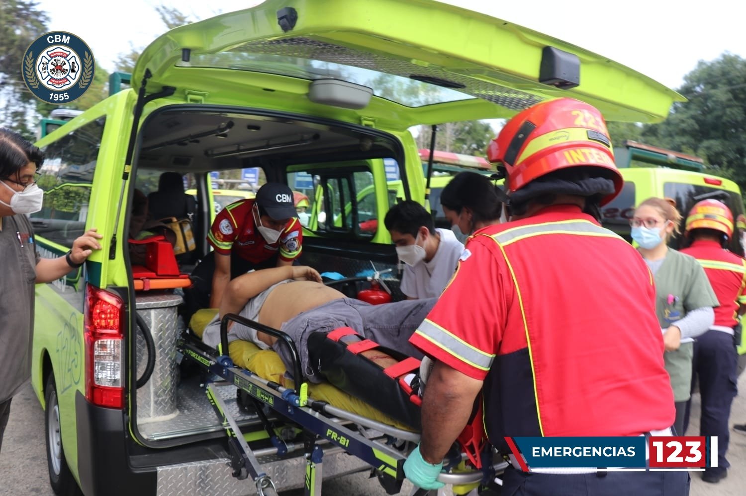 Una persona murió y tres quedaron heridas en El Búcaro por un ataque armado. (Foto Prensa Libre: Bomberos Municipales)