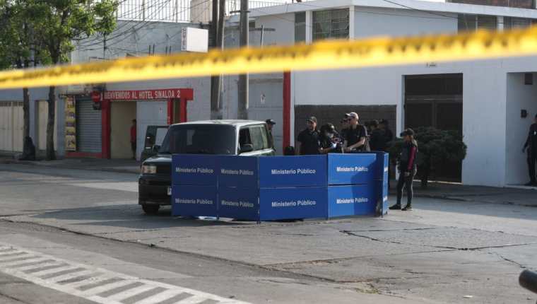 Durante la mañana de este martes 14 de marzo, un ataque armado en la zona 9 causó la muerte de un piloto de taxi. (Foto Prensa Libre: É. Ávila)