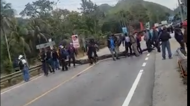 Varias carreteras de Guatemala están bloqueadas este martes 7 de marzo. (Foto Prensa Libre: Cortesía Noti Rutas)