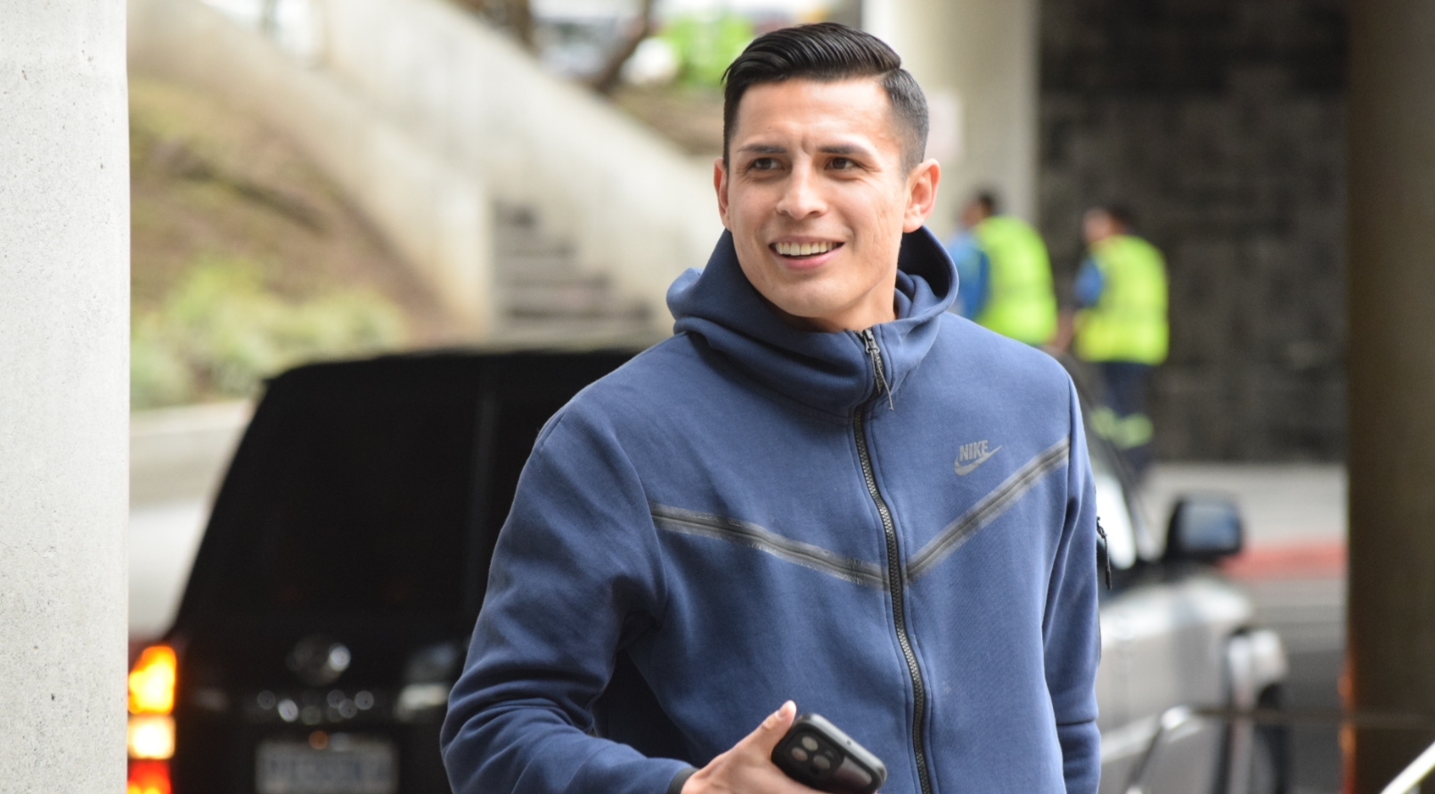 El delantero del Real Salt Lake de la MLS, llegó la tarde de este martes a Guatemala para unirse a la Bicolor. (Foto Prensa Libre: Cortesía Cristian Menéndez)