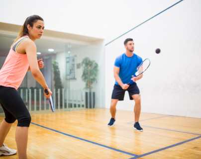 Los beneficios del squash: qué es, su historia y cómo se juega