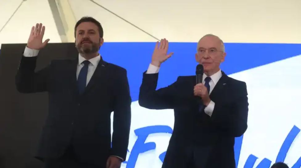 Edmond Mulet y Max Santa Cruz fueron proclamados como dupla presidencial del Partido Cabal para las elecciones 2023. (Foto Prensa Libre: Juan Diego González)
