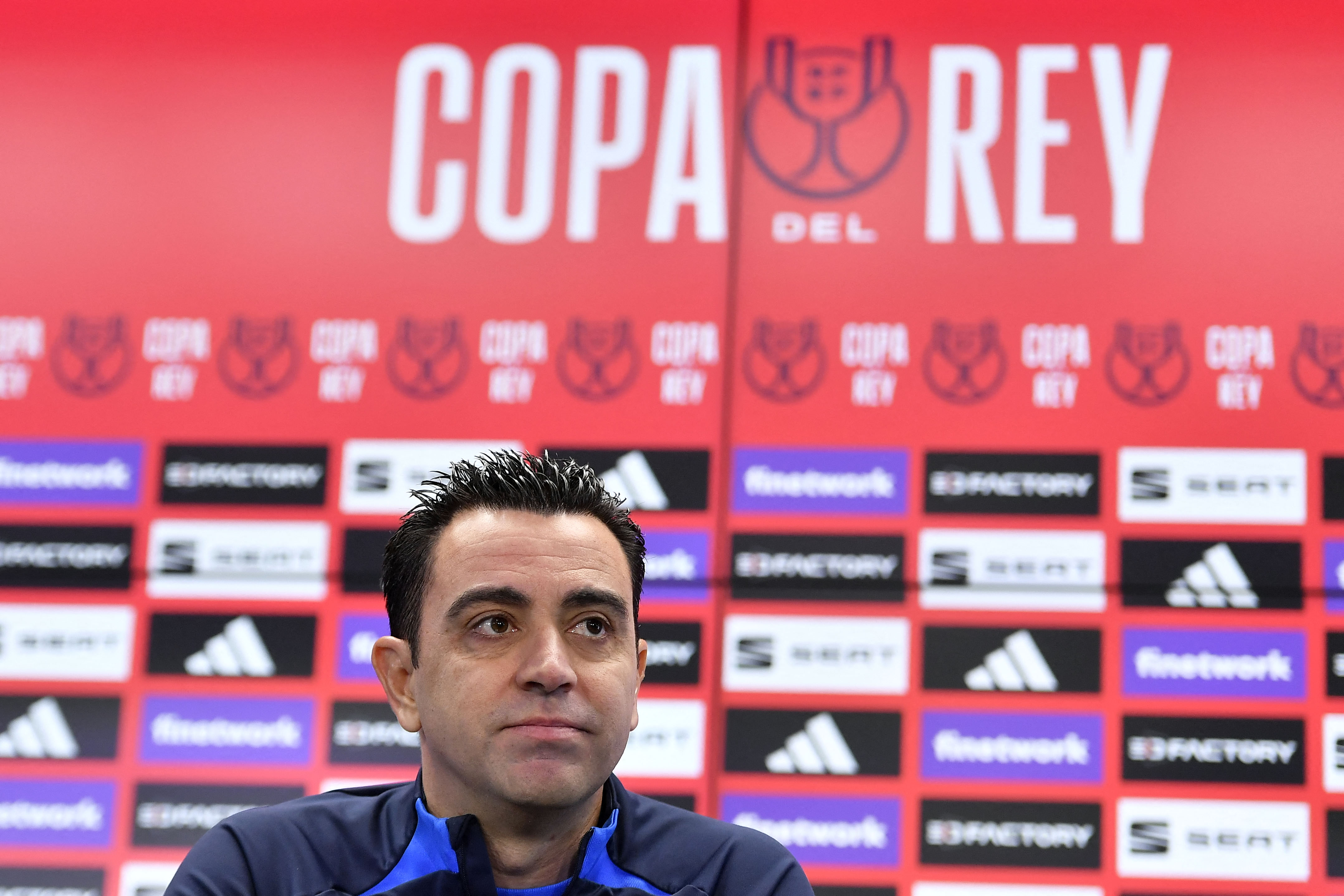 Xavi Hernández, entrenador del FC Barcelona, en conferencia de prensa este miércoles. (Foto Prensa Libre: AFP)