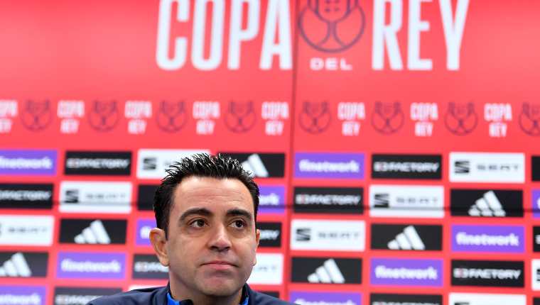 Xavi Hernández, entrenador del FC Barcelona, en conferencia de prensa este miércoles. (Foto Prensa Libre: AFP)