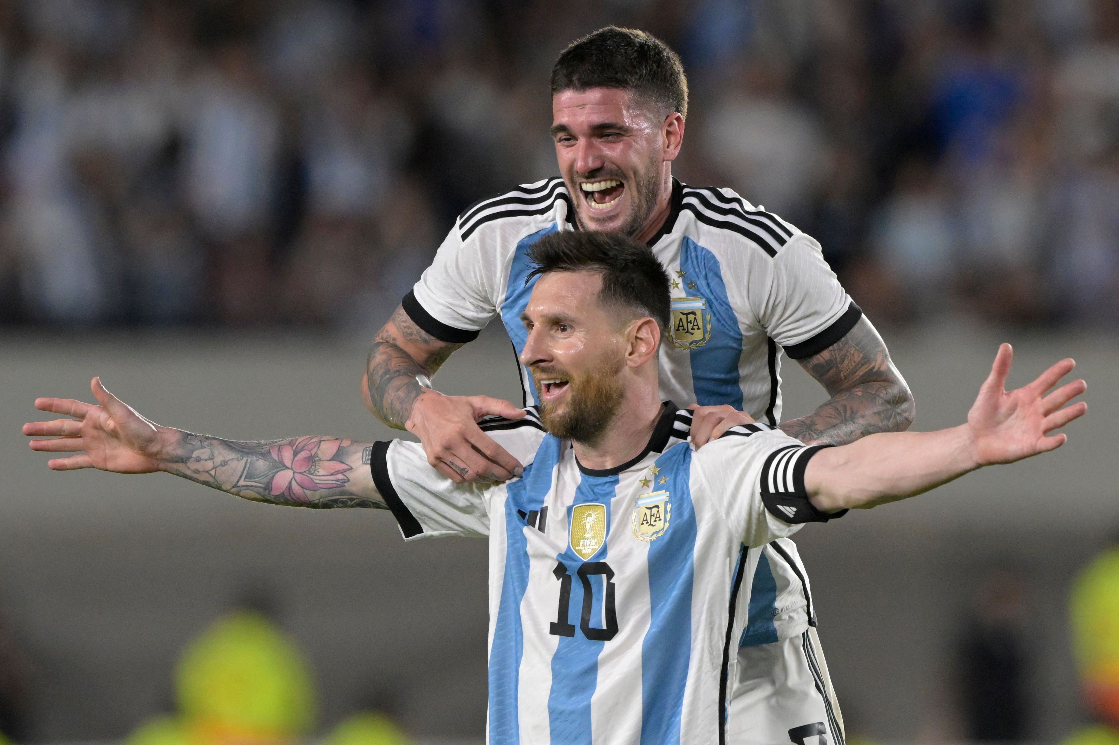 Leo Messi celebró en el estadio Monumental. (Foto Prensa Libre: AFP)