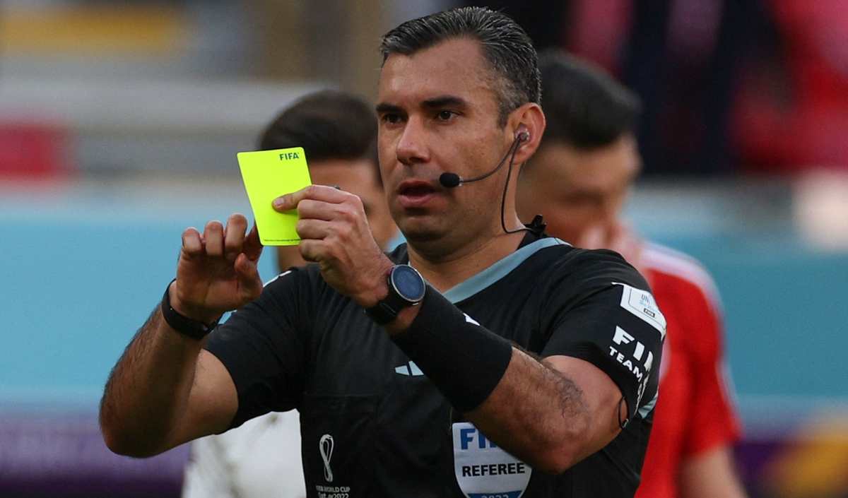 El árbitro guatemalteco tendrá a su cargo uno de los juegos más complicados del torneo. (Foto Prensa Libre: AFP)