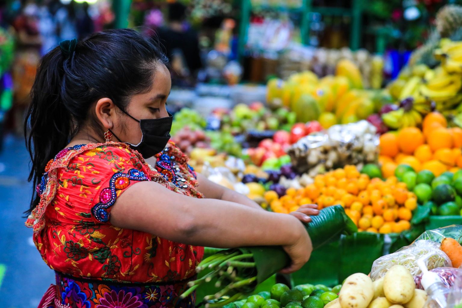 La mayoría de los créditos que otorgan las microfinancieras es concedida a mujeres emprendedoras o administradoras de pequeños negocios en el área rural. (Foto Prensa Libre: Hemeroteca PL).